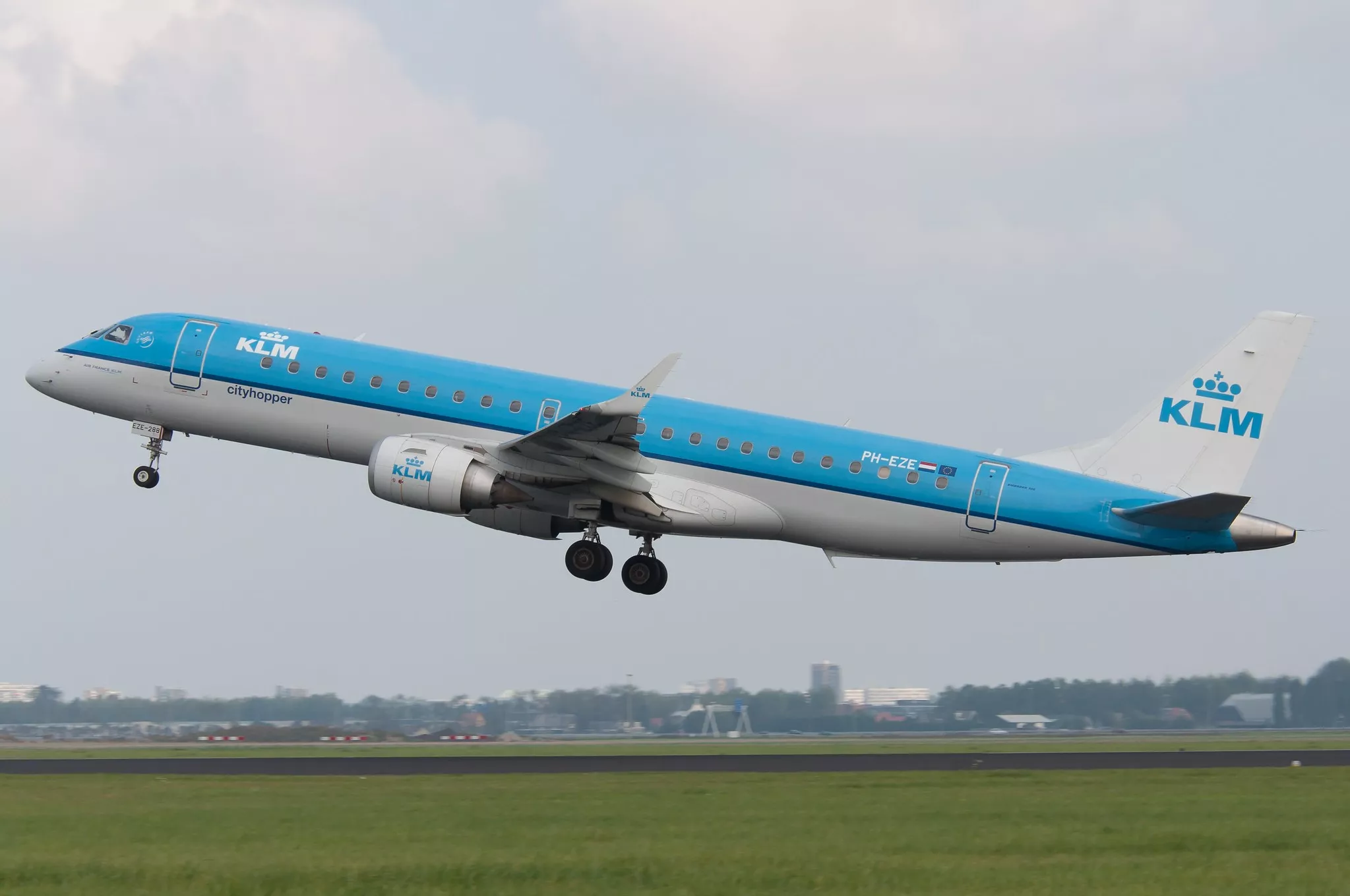 A Embraer E195 in service