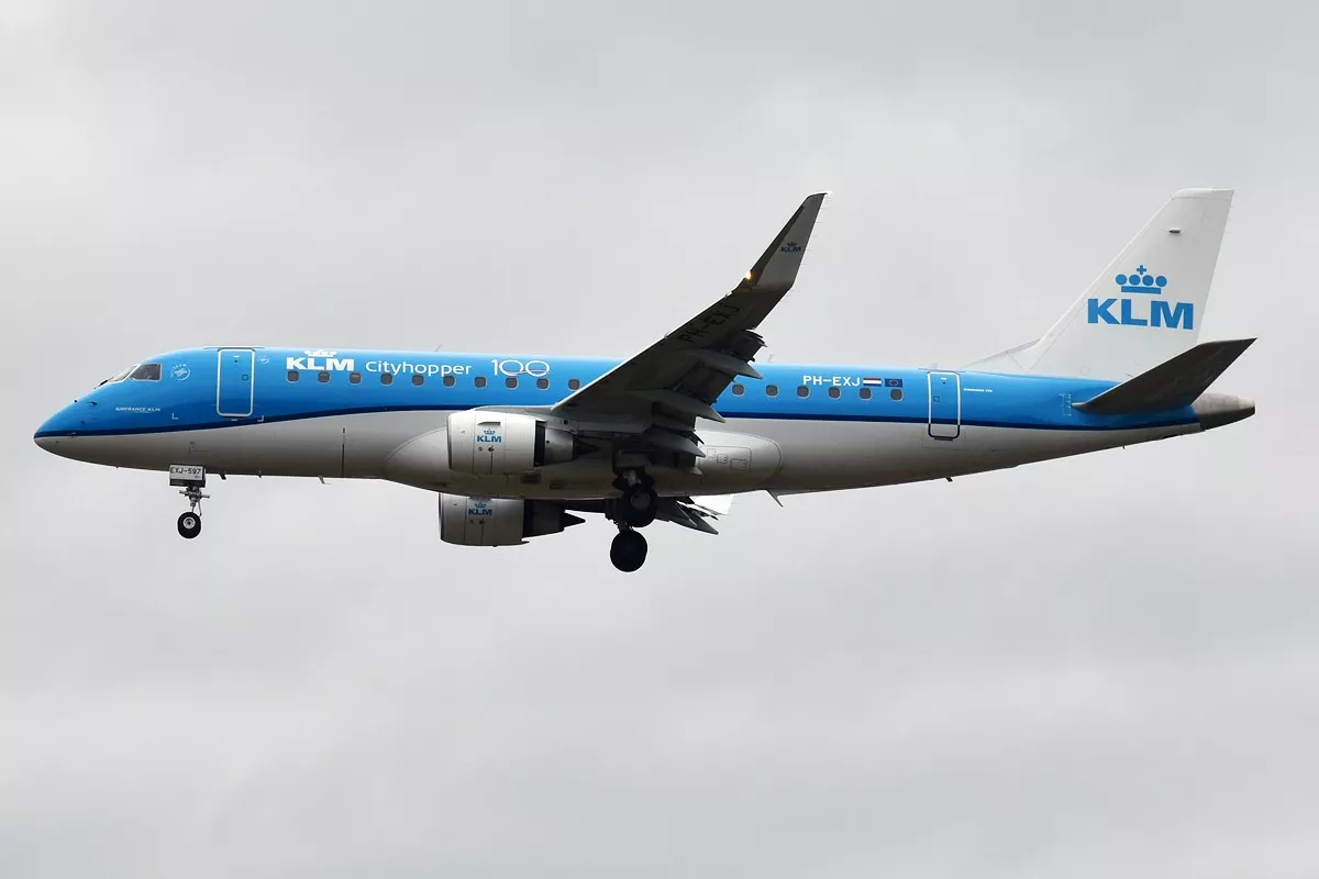 A Embraer E175 (Long wings) in service